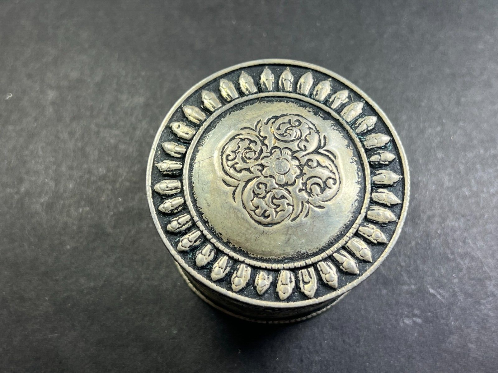 B66 Handmade Lotus Buddha Trinket Ashtamangala lucky sign Jewelry gift box Nepal