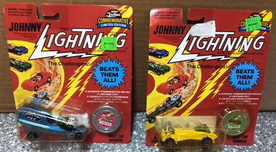 Johnny Lightning Diecast WASP #108 Movin Van #106 Car Coin Challengers Johny D11