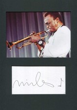 JAZZ TRUMPETER Miles Davis autograph, signed card with added music note symbol &