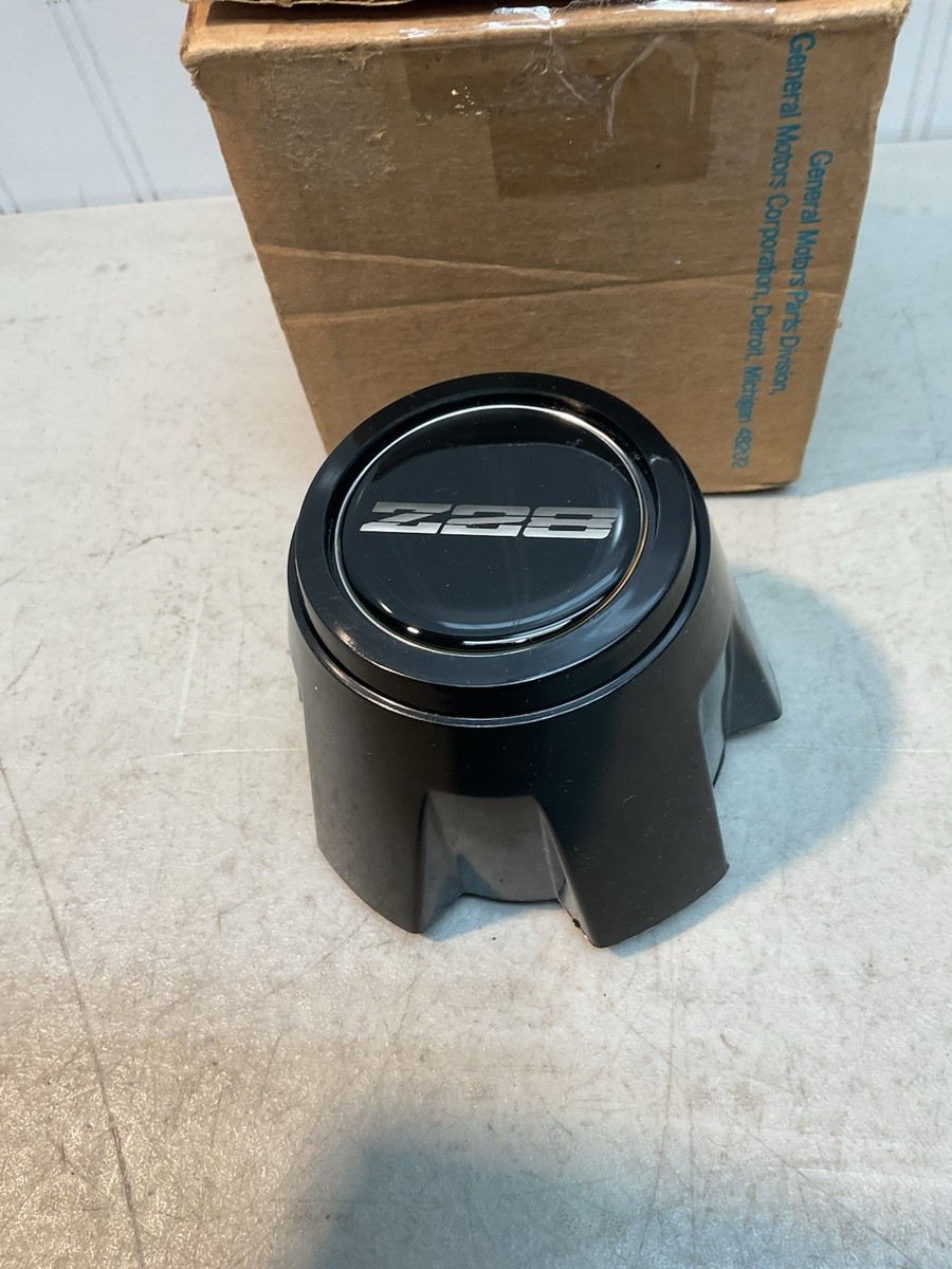 NOS 1982-1985 CHEVROLET Z28 ALUMINUM WHEEL CENTER CAP.NEW GM