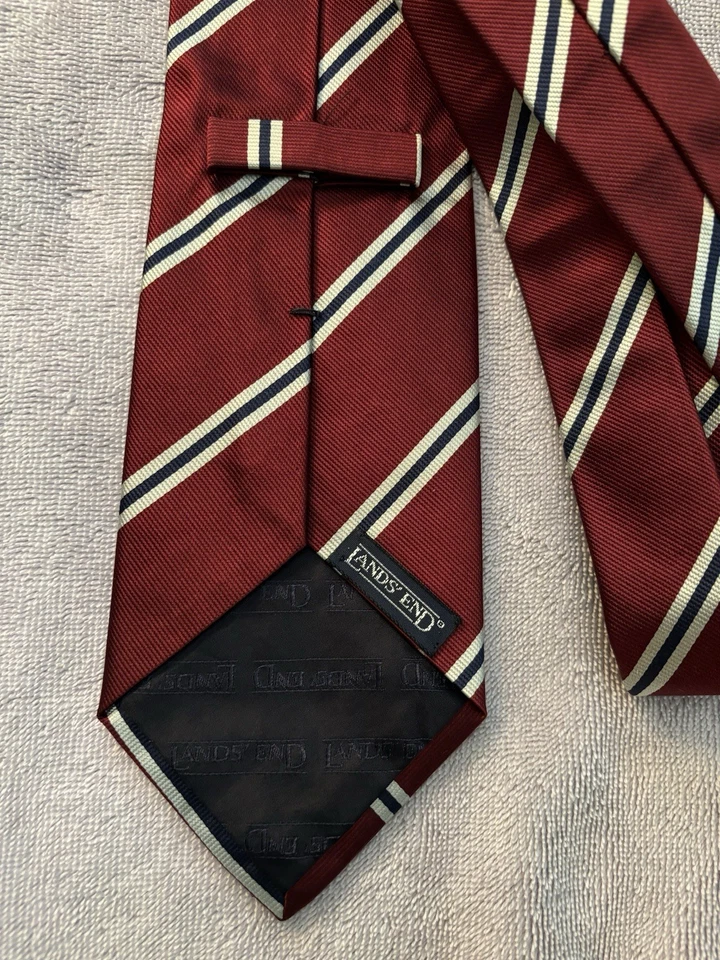 Corbata Lands' End Silk Repp roja nueva sin etiquetas con rayas azul marino y plateado-blancas hecha a mano Italia Foto 2 de 4