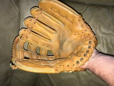 Vintage, nice leather Spalding 42-523 Softball glove, RHT 12" Hustler