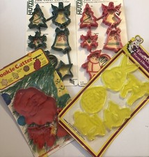 Vintage Cookie Cutter Lot Holiday Christmas Easter 41225GS5D