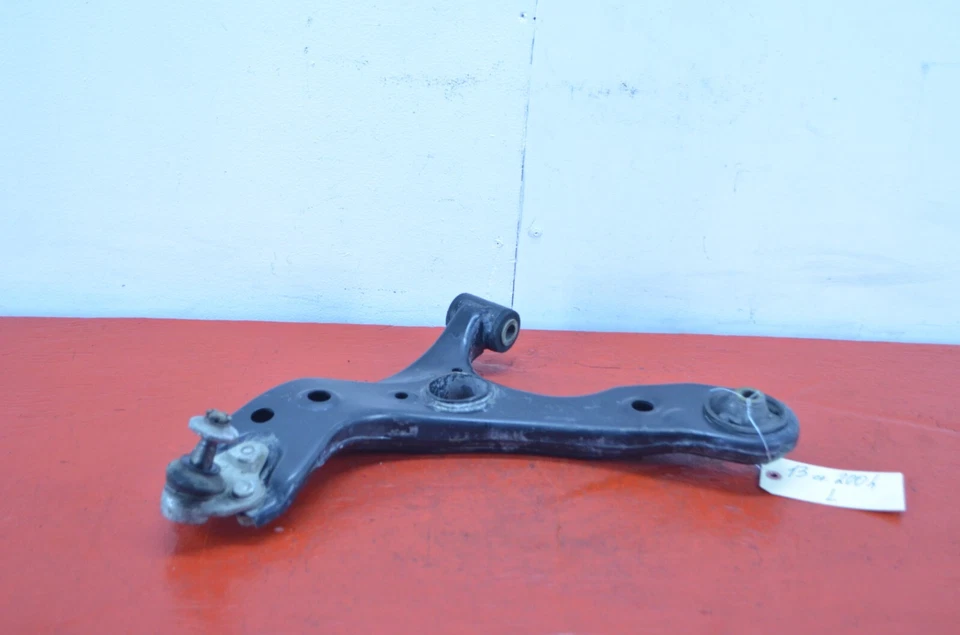 11-17 LEXUS CT200H BRAZO DE CONTROL INFERIOR DELANTERO IZQUIERDO LADO DEL CONDUCTOR OEM Foto 3 de 4