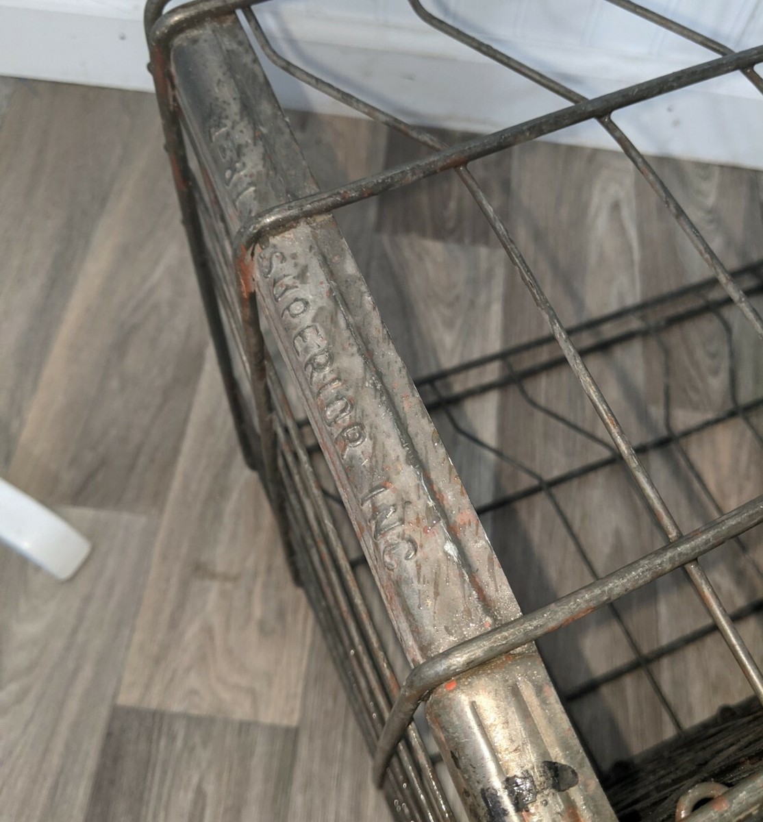 Vintage 1970's Metal Wire Milk Dairy Crate 4-82 Superior Ink