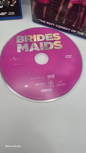 Bridesmaids (Blu-ray/DVD, 2011, 2-Disc Set, Unrated/Rated Includes Digital Copy) - Picture 4 of 10