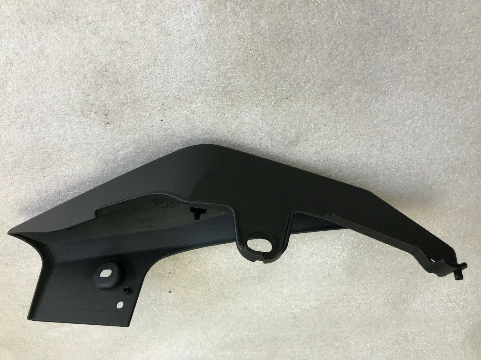 60) Genuine Yamaha Mt09 RH Side Cover 2014-2016 1RC2172100P0 for 
