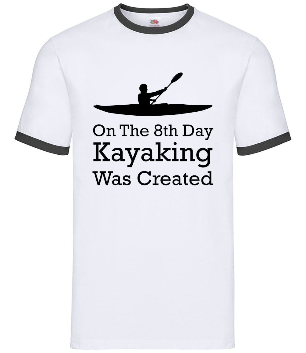 È stato creato il kayak l'ottavo giorno lotta da uomo fila kayak