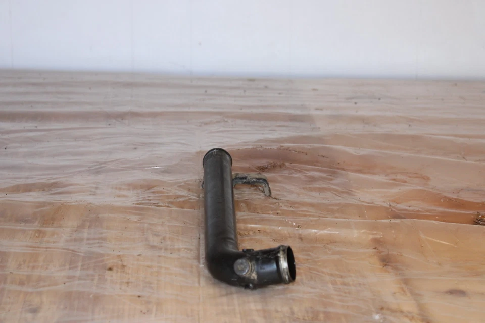 Труба кроссовера охлаждающей жидкости 2002 - 2005 Audi A4 - Изображение 2 из 4