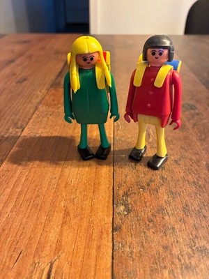 2 Figuren Schulkinder mit Schulranzen Playbig Play-Big Schule