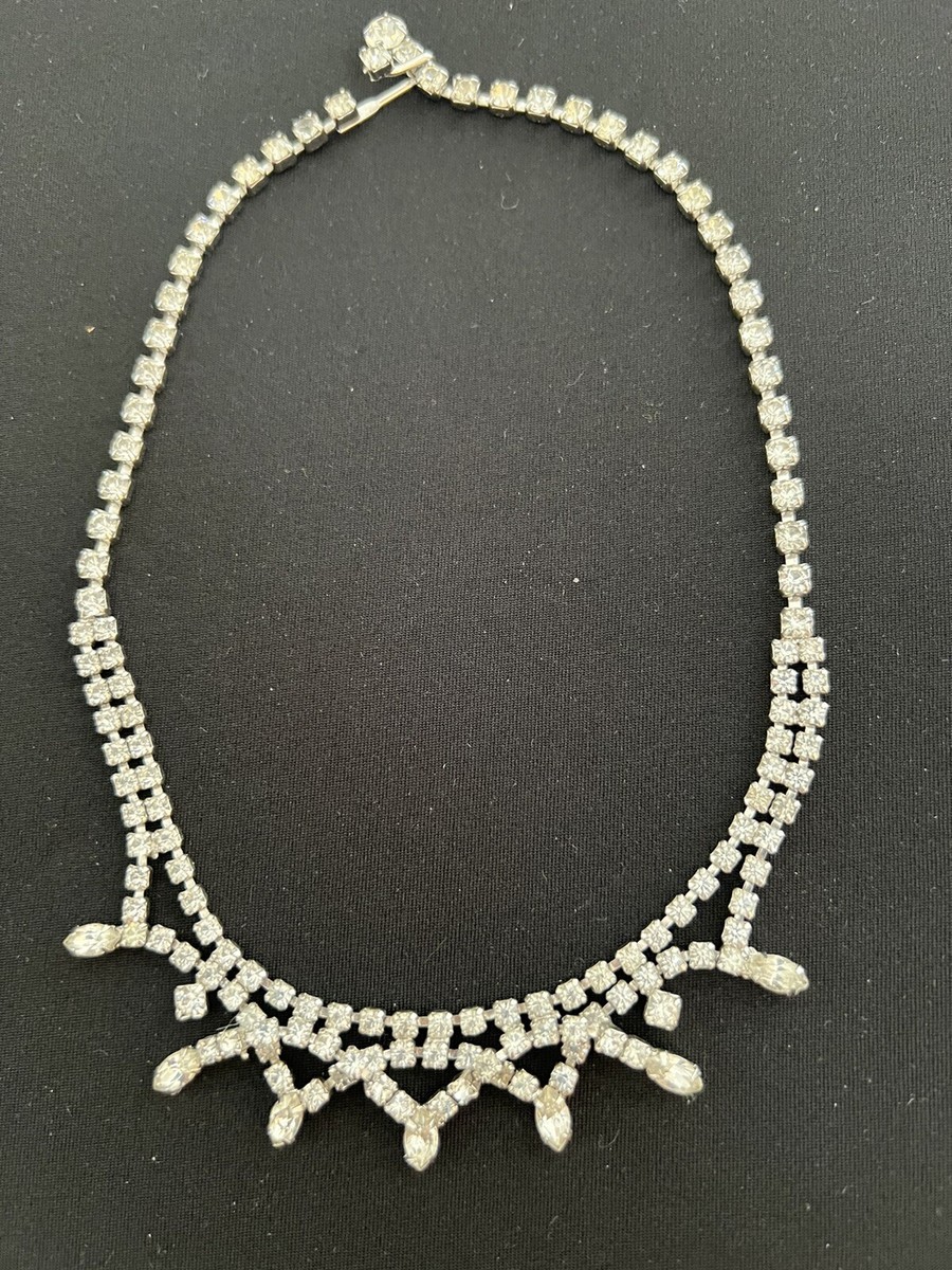 Vintage KRAMER signed Timeless Classic Necklace Rhinestones 