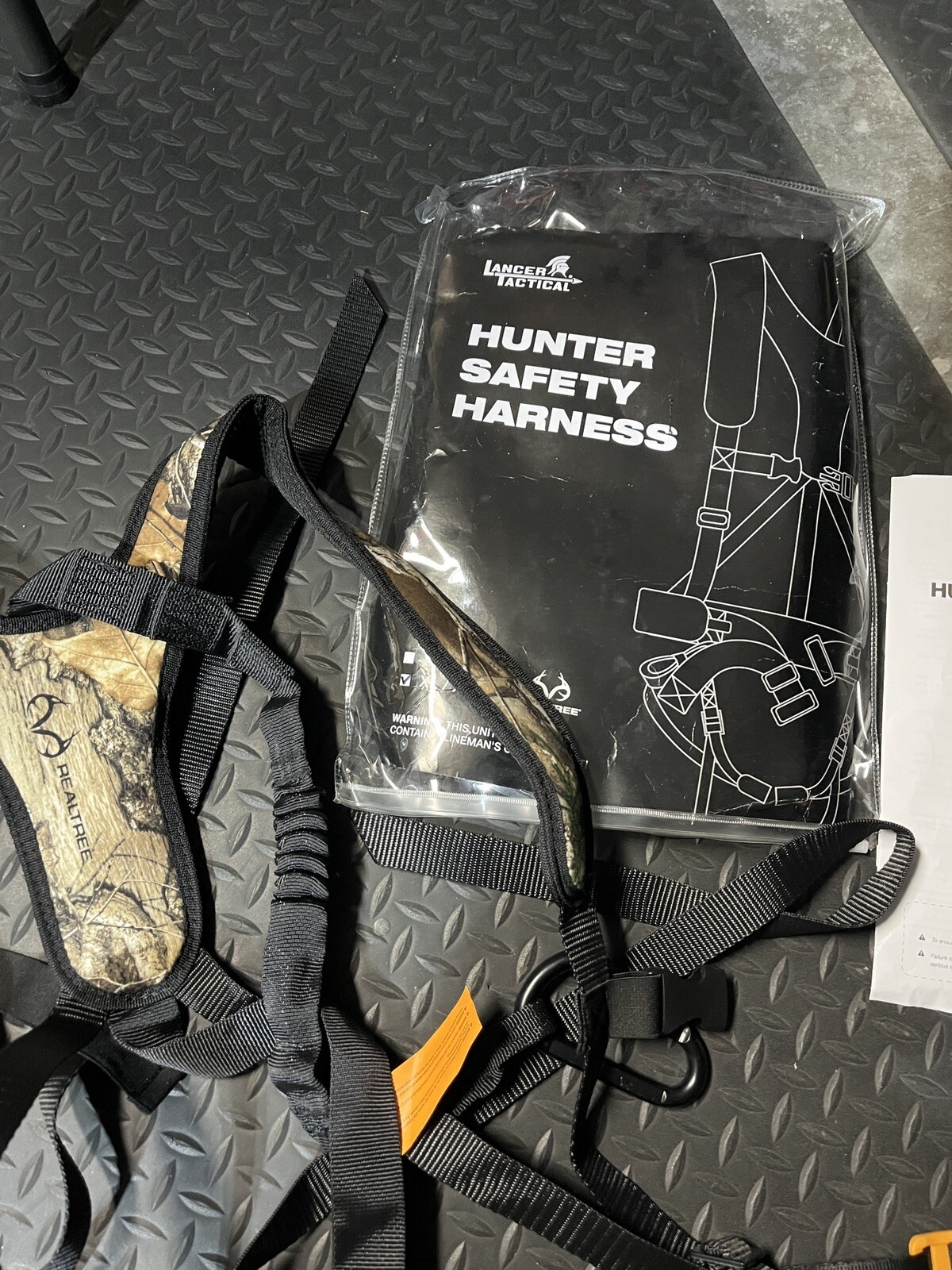 New Hunter Safety Lancer Tactical Real Tree XL Lightweight Treestand