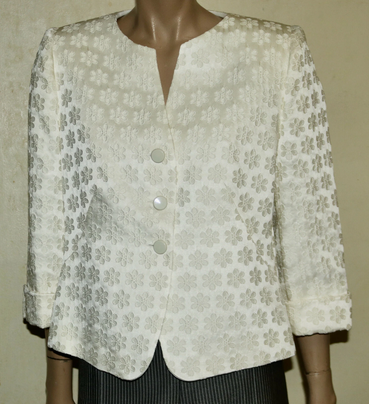 Giorgio Armani — Giorgio Armani Collezioni flower design jacket  8