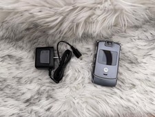 Motorola RAZR Retro Flip Phone  Charger Excellent Condition 