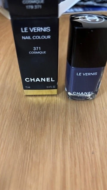 CHANEL le Vernis Nail Polish / COSMIQUE 371 New In Box