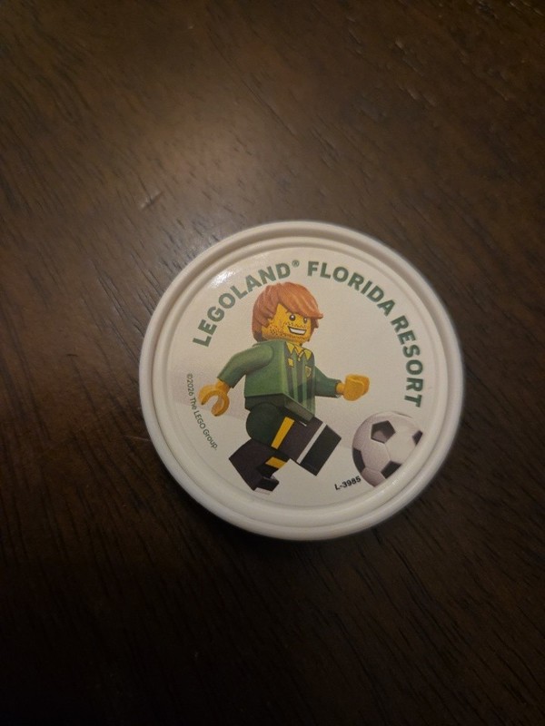 2026 LEGOLAND Florida Resort Exclusive pop badge Soccer Mini Figure FIFA Event