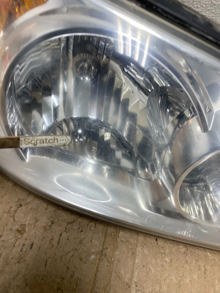 Faro lateral derecho pasajero Kia Sedona 2002 a 2005 OEM U0375 DW Foto 4 de 4