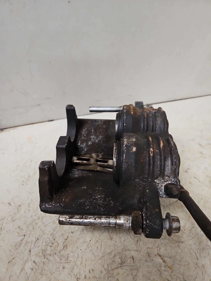 06-09 GMC ENVOY BLAZER 4,2 L Pinza delantera derecha con soporte lado pasajero Rh OEM Foto 4 de 4