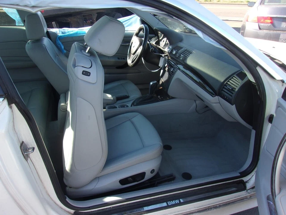 Manija de puerta interior usada se adapta a: BMW 128I grado A 2011 Foto 4 de 4