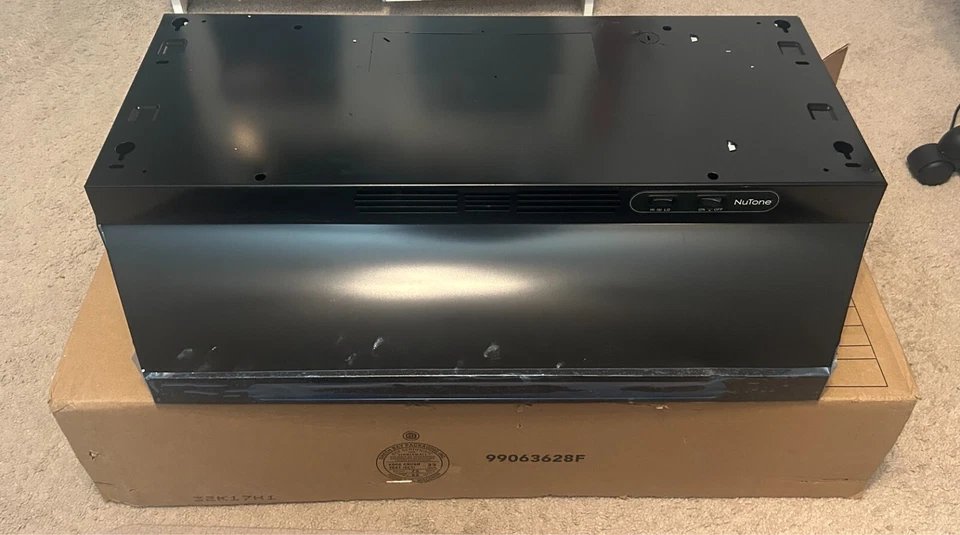 NuTone RL6200-H-C 30 pulgadas Campana extractora debajo del gabinete sin conductos con luz en negro Foto 4 de 4