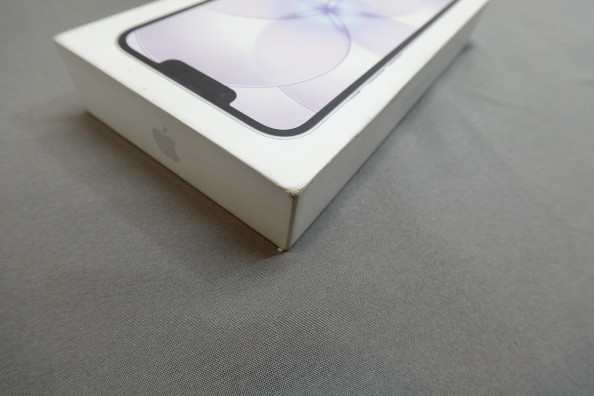 NEW) APPLE IPHONE 17E 256GB - WHITE MODEL#A3575 ***SIM-LOCKED