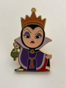 Disney 2022 Loungefly VILLAINS CHIBI Snow White EVIL QUEEN Blind Box Pin F4
