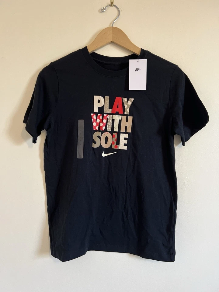 Camiseta Nike Niños Gráfica XL Negra Suela de Juego Manga Corta Algodón Elastizado Informal Foto 3 de 4