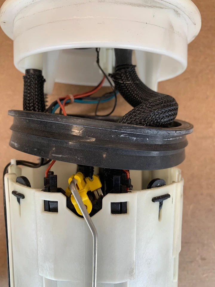 Bomba de combustible Nissan Altima 2002 2003 2004 3,5 L 17040-8J105 OEM Foto 2 de 4