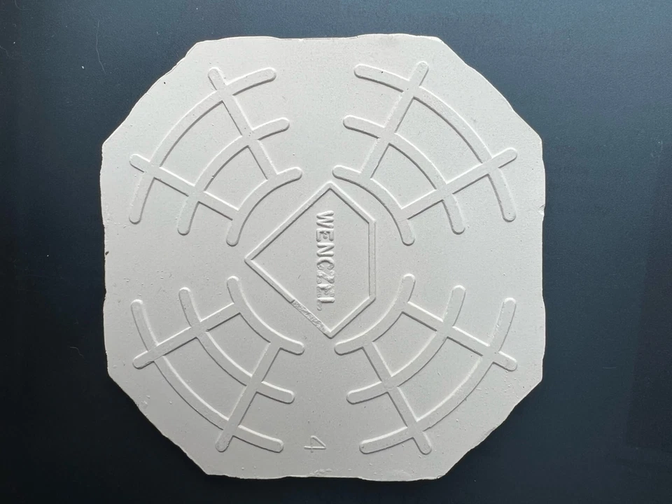 1 pc. Azulejo de cerámica octágono 4-1/4" almendra *esmaltado en cristal* de Wenczel Tile Co. Foto 3 de 3