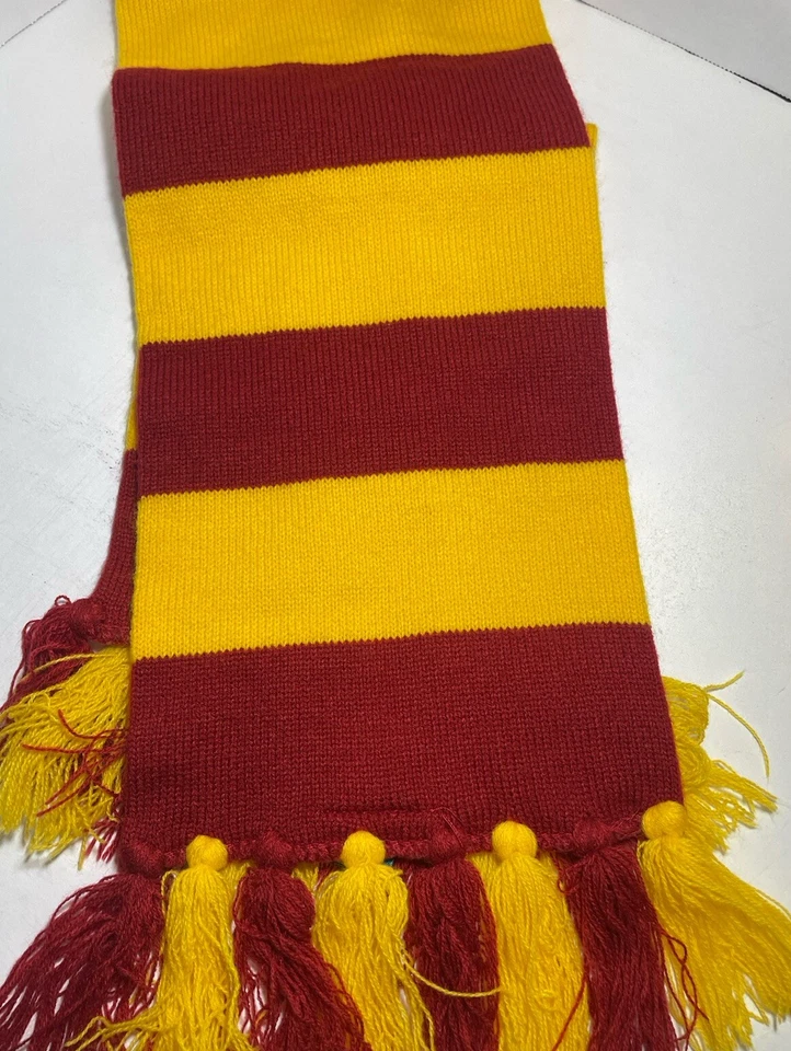 Oficial Harry Potter Hogwarts Tejido Gorro Gorro y Bufanda Conjunto Colores Gryffindor Foto 3 de 4