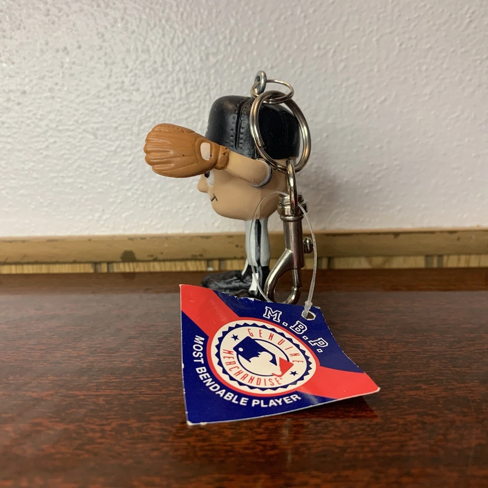 Vintage Chicago White Sox MBP (Most Bendable Player) key chain figurine, 1993 - Image 4 of 4