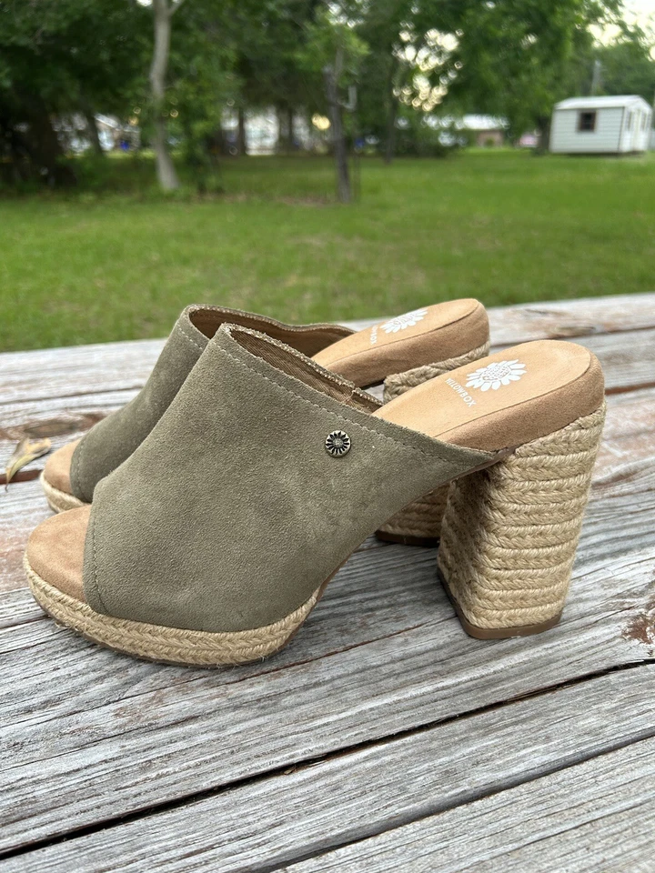 Yellow box suede clog sandal size 8.5 - Image 3 of 4