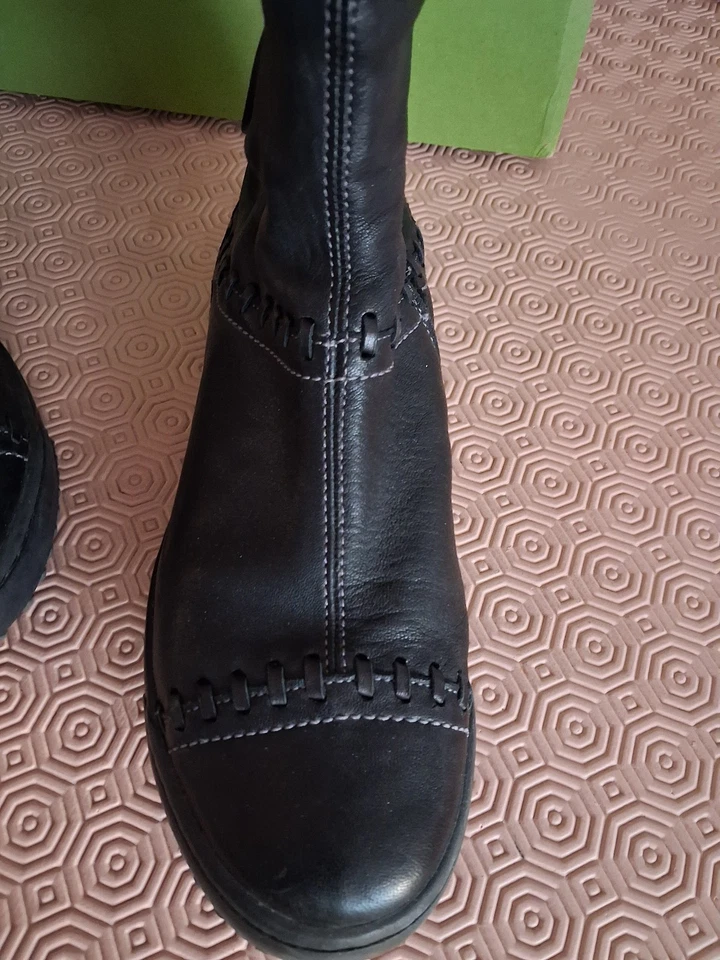 Bottes pataugas cuir noir Taille 37 - Photo 4/4