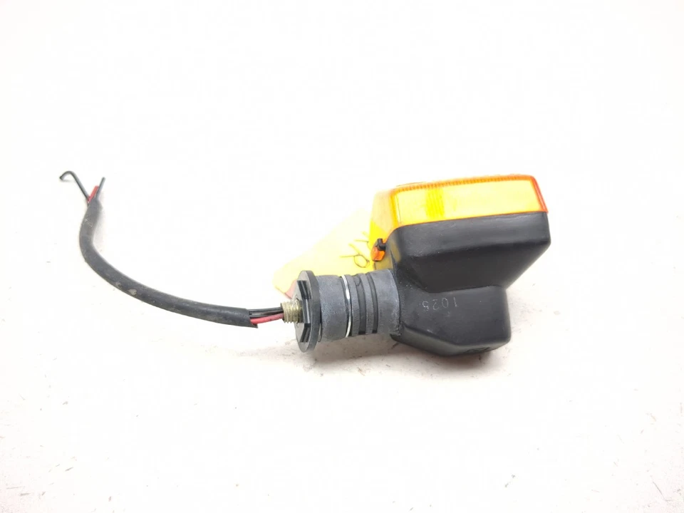 Luz indicadora intermitente intermitente señal de giro trasera derecha 94-99 Suzuki RF 900 RF900R Foto 3 de 4
