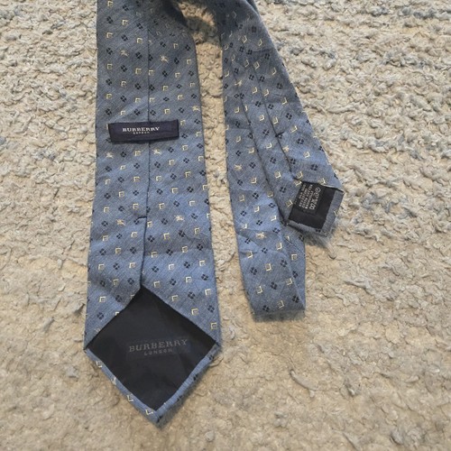 Burberry London Mens Silk Blend Tie Gray With Print - Picture 3 of 6