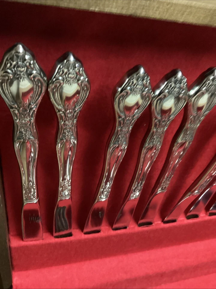 Reed & Barton 51 Piece West End Stainless USA Silverware Set Wooden Box Exc - Image 2 of 4