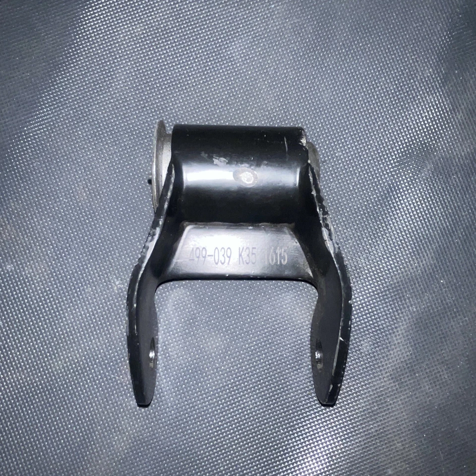 Kit de reparo de manilha de mola de folha traseira suporte APENAS para Chevy GMC 722-066 - Imagem 4 de 4