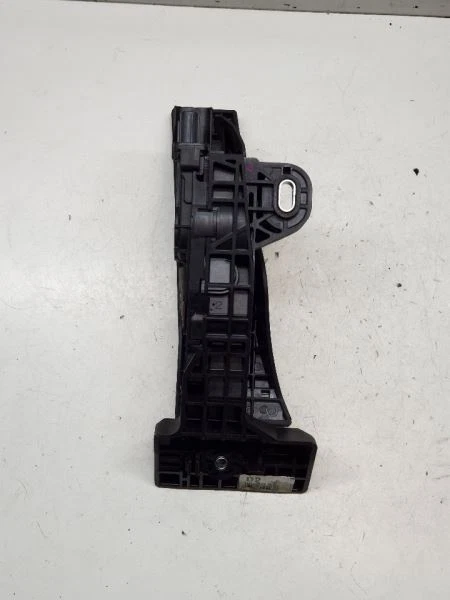 2016-2020, Kia Optima, Pedal Brake/Clutch, 2.4, FWD, Part Number: D4F05-AK000 - Image 2 of 4