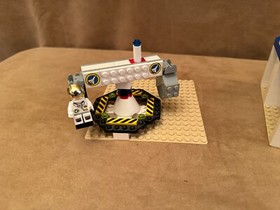 6455 LEGO Complete Town: Space Simulation Station vintage set with instructions