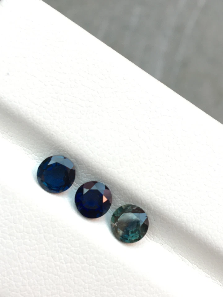 Unheated teal blue green sapphire perfect round cut gemstone 3 pieces 1.45 carat - Image 3 of 4
