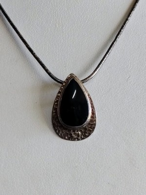 N416 - Sterling Silver Black Onyx Teardrop Pendant Necklace Vtg 925 Snake Chain