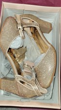 NEW Badgley Mischka Gold Metallic Bridal Shoes Size 4 Medium Heel