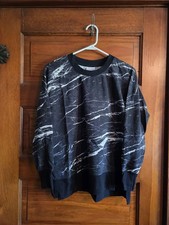 NWOT LuLaRoe Hannah Sweatshirt