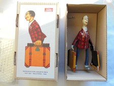 Paya 852: „Koffermann“, Blechspielzeug mit Uhrwerk, OVP, Zertifikat; unbespielt