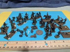 AIRFIX U S,TOY SOLDIERS WW2 ,HO/OO, VINTAGE, A NICE PAINTED LOT.