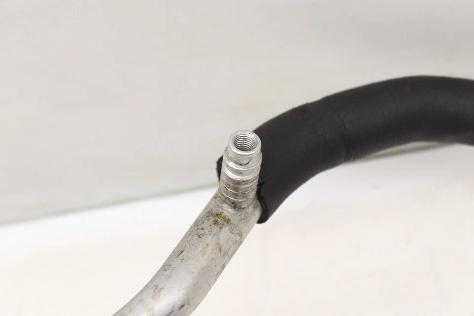 Mercedes-Benz C63 AMG 2008-2014 - manguera/línea/tubo de aire acondicionado 2048302615 Foto 3 de 4