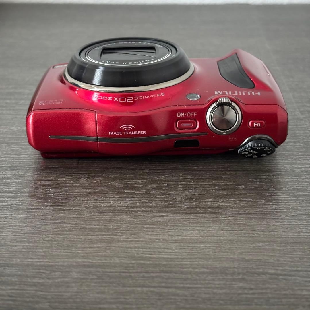 FUJIFILM FINEPIX F800 EXR Red Compact Digital Camera Tested