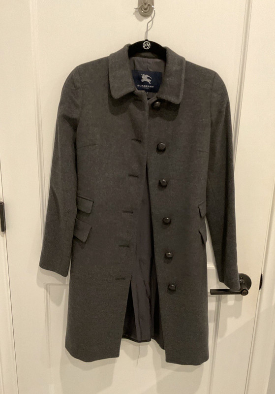 BURBERRY 3/4 Wool Cashmere Coat In Dark Grey w/ Leather Buttons SZ 2