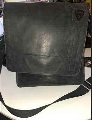 Strellson Richmond Schultertasche, schwarz, Rindsleder