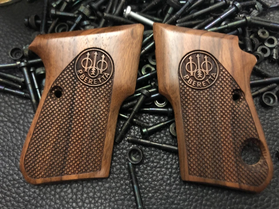 BERETTA 950 JETFIRE WALNUSSHOLZ GRIFFSET 950 Modelle mit Sicherheit 950B, 950BS